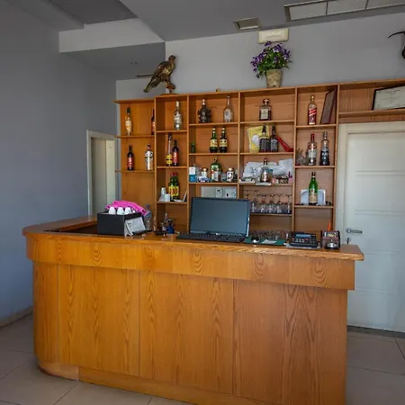 Tosi Hotel *
