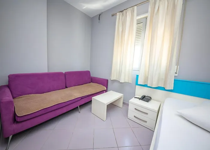 Tosi Szálloda Tirana